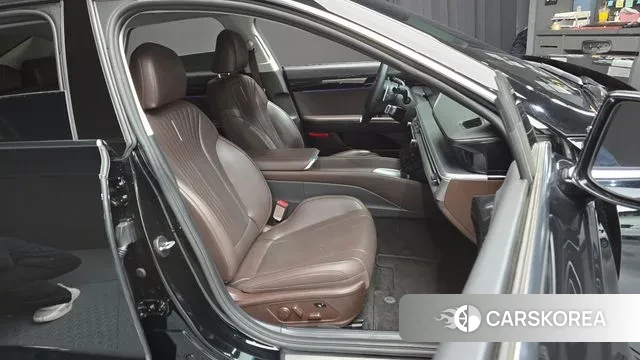 Hyundai Grandeur Hybrid (GN7) 2023 Черный из Кореи, фото 3