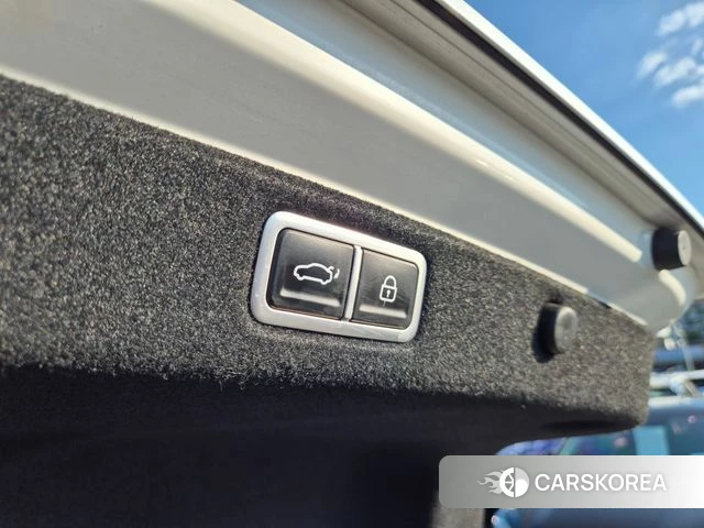 Hyundai Grandeur Hybrid (GN7) 2023 Белый из Кореи, фото 3