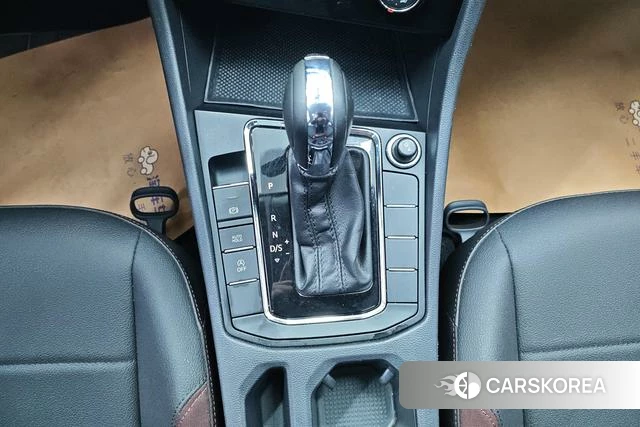 Volkswagen Bora 2021 Белый из Китая, фото 3