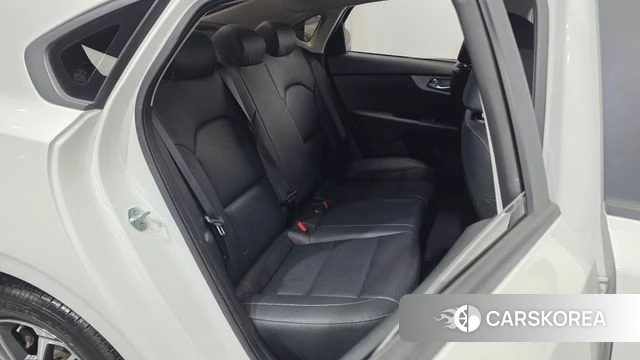 Kia The New K3 2nd generation 2022 Белый из Кореи, фото 3