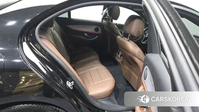 Mercedes-Benz E-Class W213 2021 Черный из Кореи, фото 3