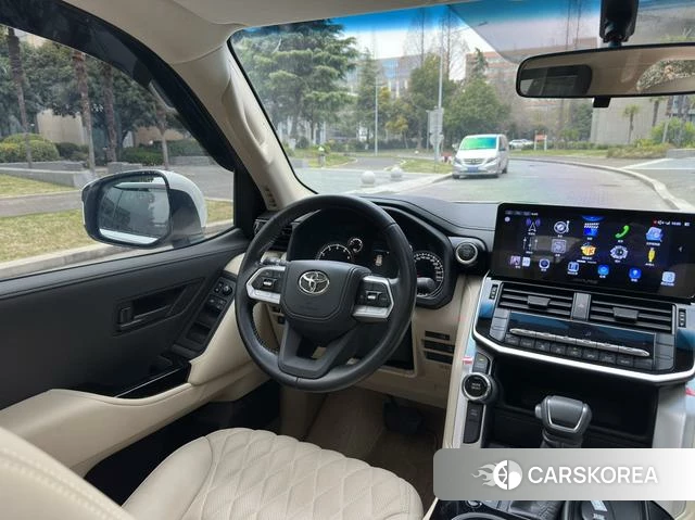 Toyota Land Cruiser (imported) 2023 Белый из Китая, фото 3