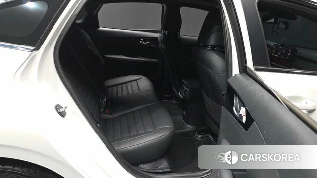 Kia The New K3 2nd generation 2024 Белый из Кореи, фото 3