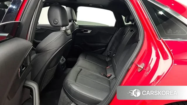 Audi A4 (B9) 2023 Красный из Кореи, фото 3