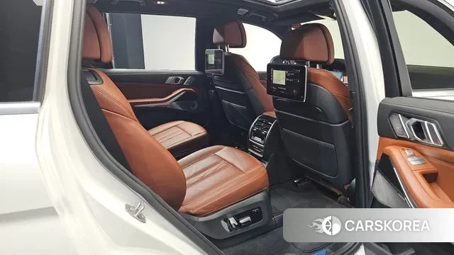 BMW X7 (G07) 2021 Белый из Кореи, фото 3