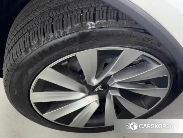 Tesla Model Y 2025 Белый из Кореи, фото 3