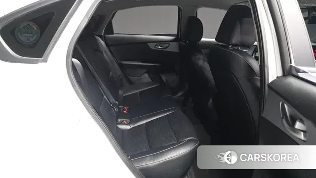 Kia The New K3 2nd generation 2022 Белый из Кореи, фото 3