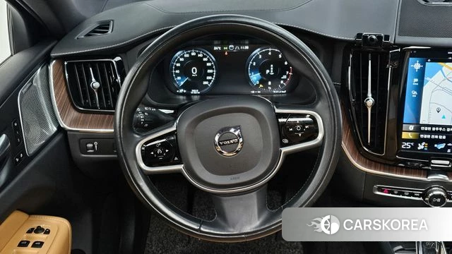 Volvo XC60 second Generation 2021 Черный из Кореи, фото 3