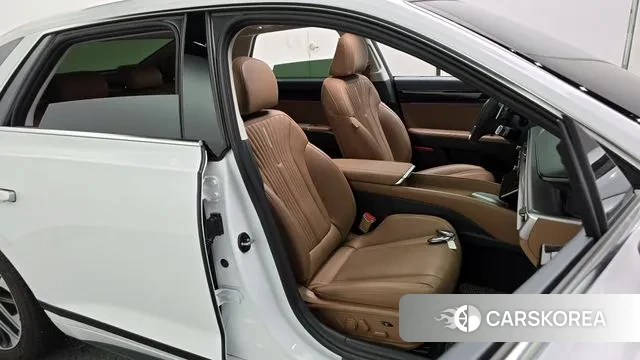 Hyundai Grandeur Hybrid (GN7) 2023 Белый из Кореи, фото 3