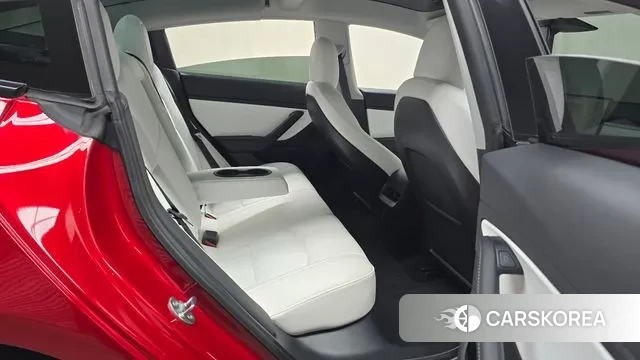 Tesla Model 3 2021 Красный из Кореи, фото 3