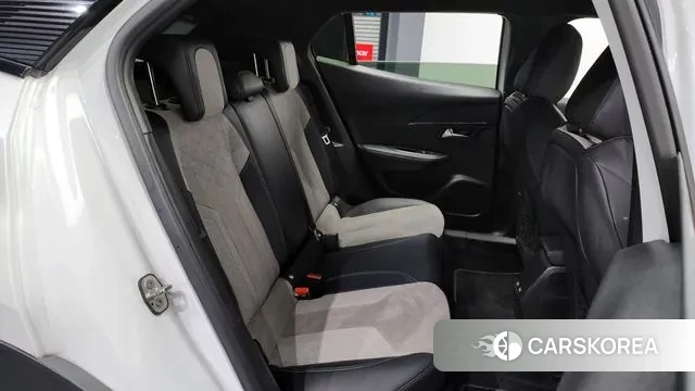 Peugeot e-2008 second generation 2021 Белый из Кореи, фото 3