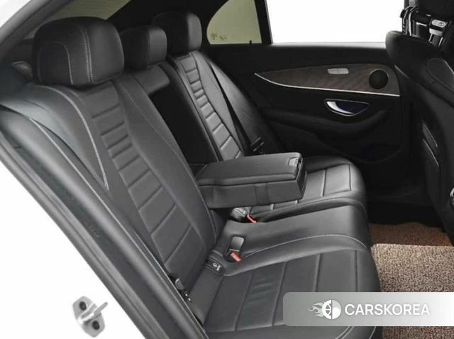Mercedes-Benz E-Class W213 2022 Белый из Кореи, фото 3