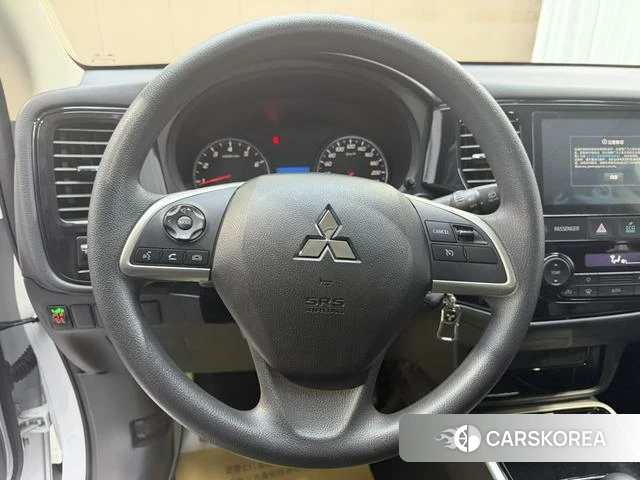 Mitsubishi  Outlander 2023 Белый из Китая, фото 3