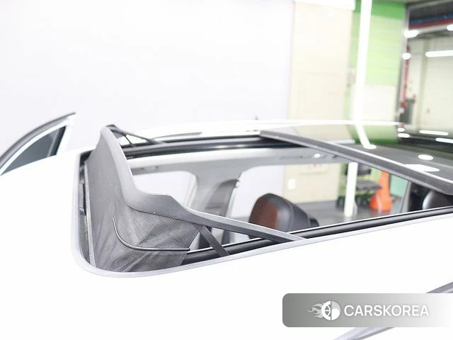 Volkswagen Tiguan Allspace 2023 Белый из Кореи, фото 3