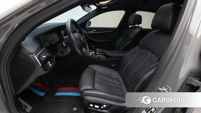 BMW 5 Series (G30) 2022 Цвет тростника из Кореи, фото 3