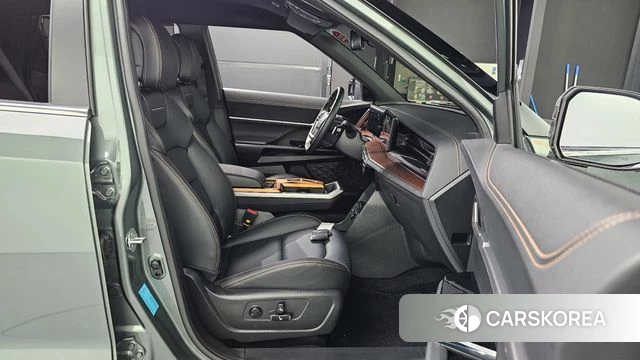 Ssangyong Torres EVX 2024 Темно-зеленый из Кореи, фото 3