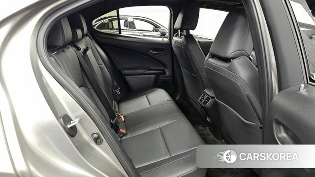 Lexus UX300h 2025 Серебряный из Кореи, фото 3