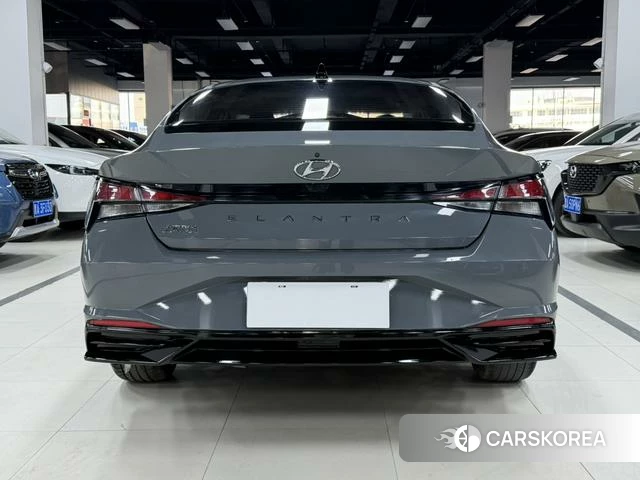 Hyundai Elantra 2023 Темно-серый из Китая, фото 3