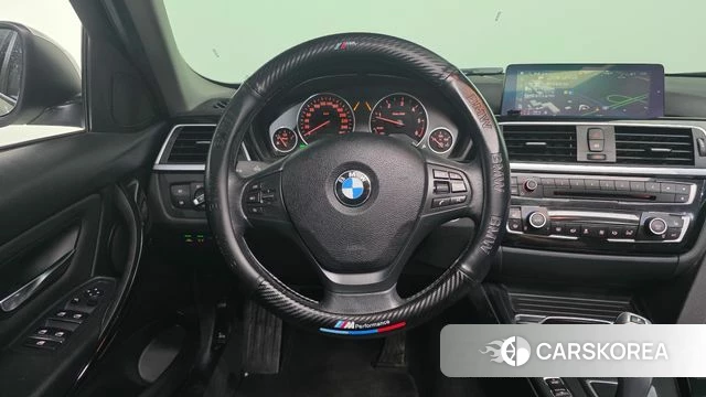 BMW 3 Series (F30) 2018 Белый из Кореи, фото 3
