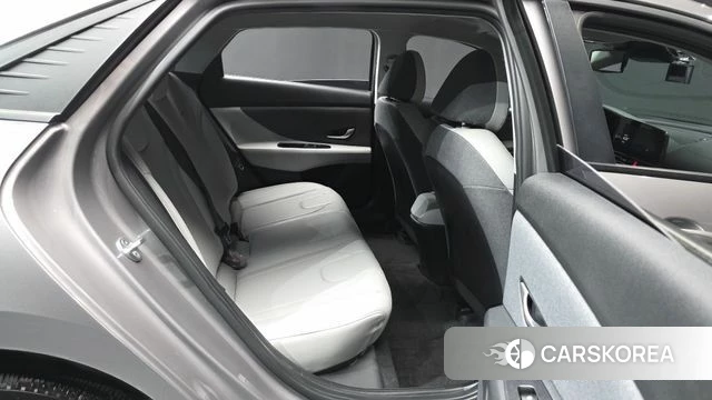 Hyundai Avante (CN7) 2021 Серебристо-серый из Кореи, фото 3