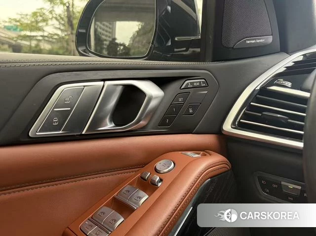 BMW X7 2022 Черный из Китая, фото 3