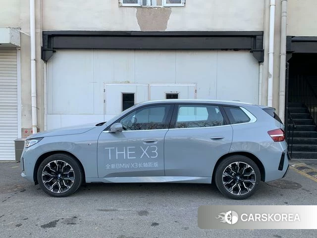 BMW X3 2025 Серебристо-серый из Китая, фото 3