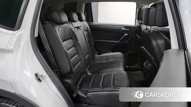 Volkswagen Tiguan Allspace 2020 Белый из Кореи, фото 3