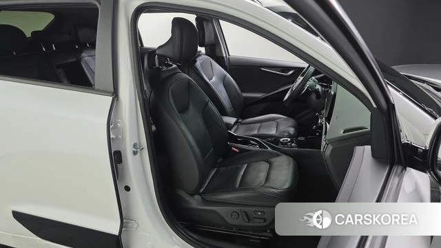 Kia Di Ol Nu Niro 2022 Белый из Кореи, фото 3