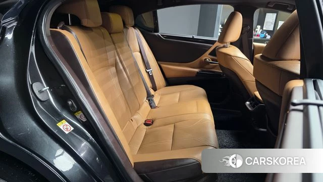 Lexus ES300h 7th generation 2019 Черный из Кореи, фото 3