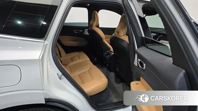 Volvo XC60 second Generation 2020 Белый из Кореи, фото 3