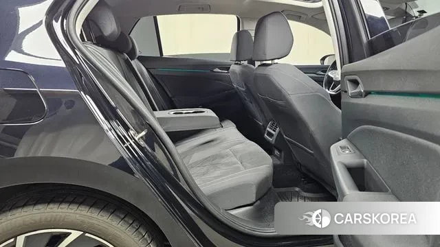 Volkswagen Golf 8th Generation 2022 Черный из Кореи, фото 3