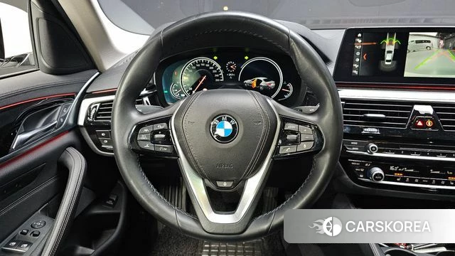 BMW 5 Series (G30) 2018 Белый из Кореи, фото 3