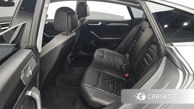 Volkswagen Arteon 2022 Серебристо-серый из Кореи, фото 3