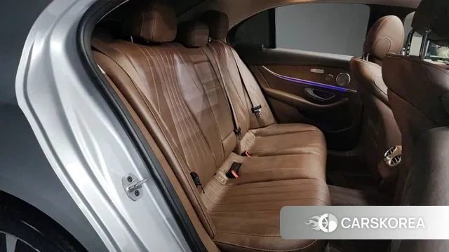 Mercedes-Benz E-Class W213 2019 Серебряный из Кореи, фото 3