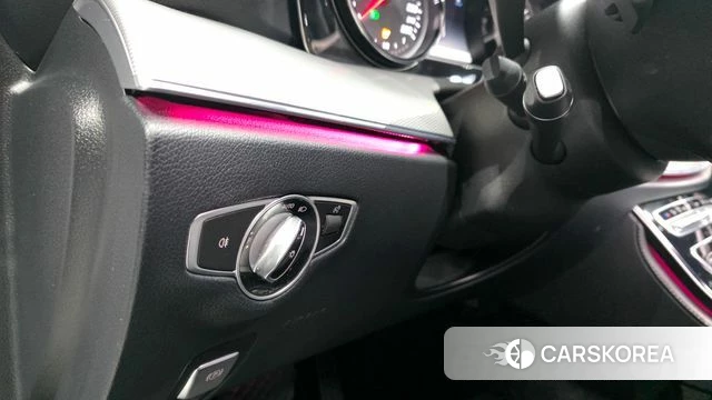 Mercedes-Benz E-Class W213 2018 Белый из Кореи, фото 3