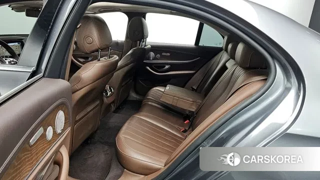 Mercedes-Benz E-Class W213 2019 Серый из Кореи, фото 3