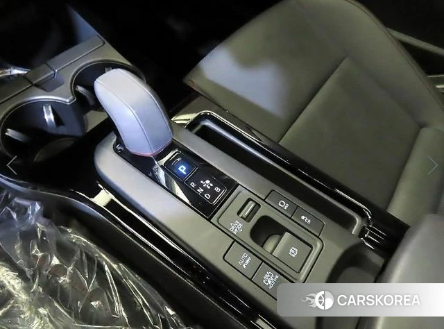 Toyota Prius 5th Generation 2024 Серебристо-серый из Кореи, фото 3