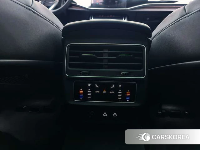 Audi Q8 2025 Черный из Китая, фото 3