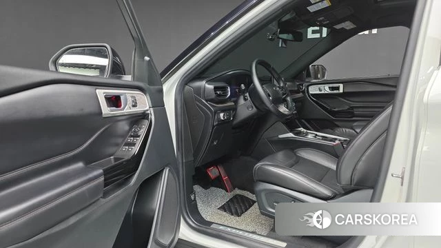 Ford Explorer 6th Generation 2022 Белый из Кореи, фото 3