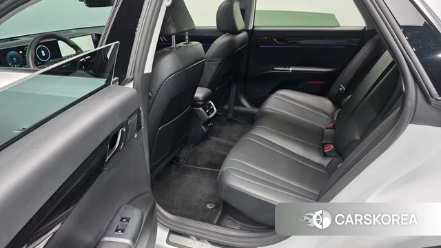 Hyundai Grandeur Hybrid (GN7) 2023 Белый из Кореи, фото 3