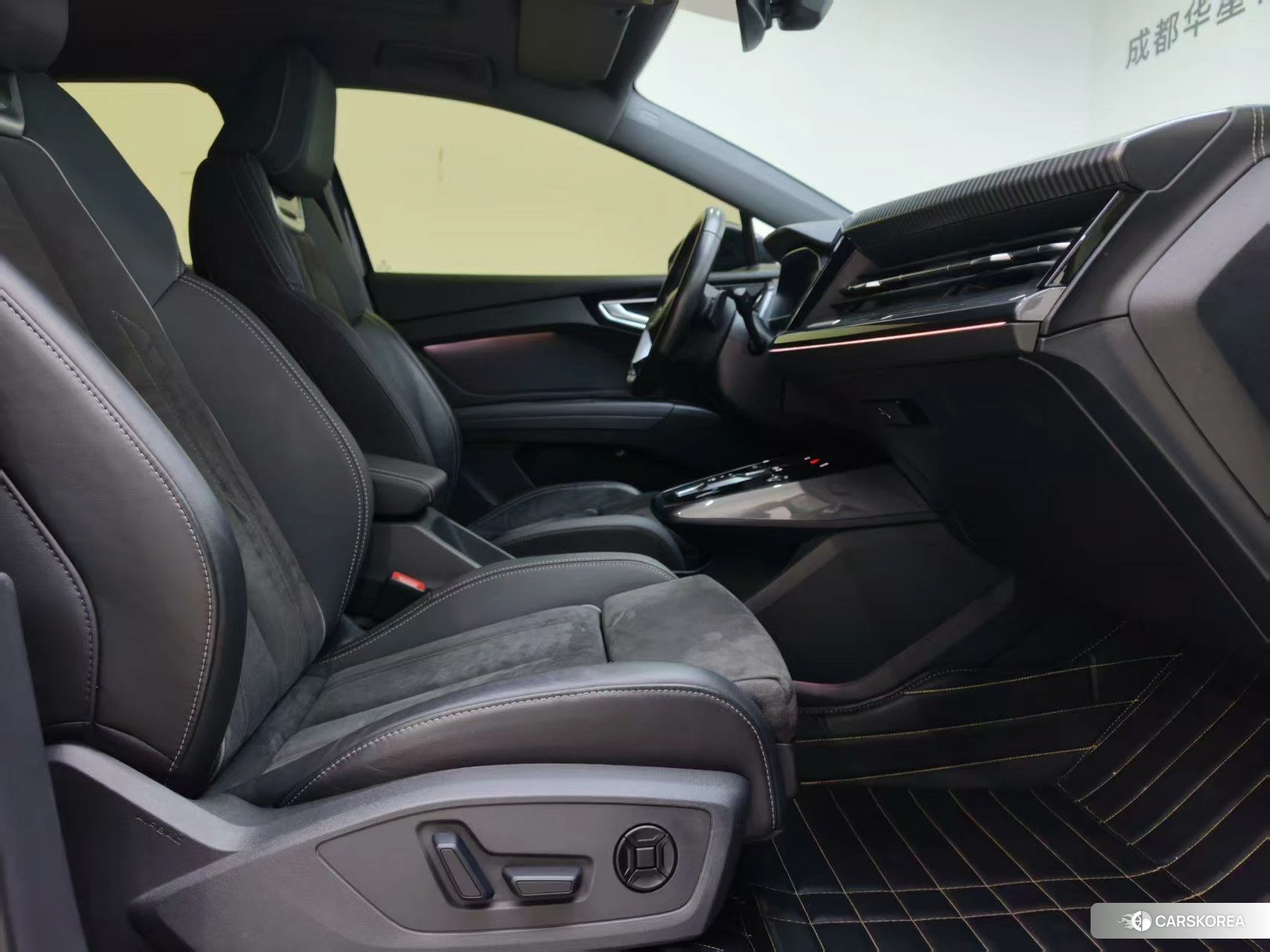 Audi Q4 2023 Синий из Китая, фото 3