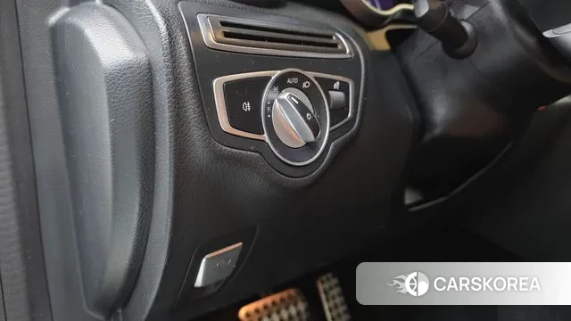 Mercedes-Benz C-Class W205 2019 Белый из Кореи, фото 3