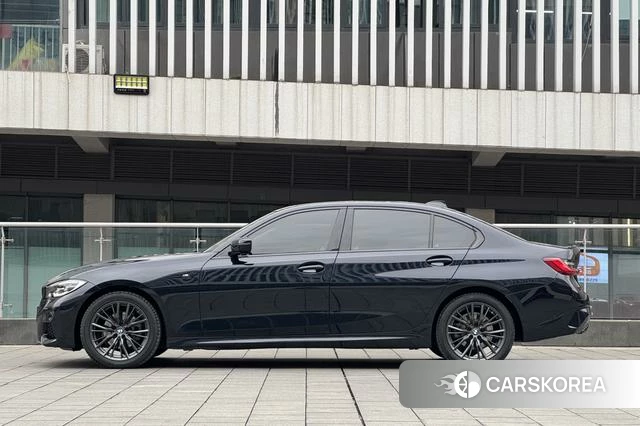 BMW 3 series 2022 Черный из Китая, фото 3