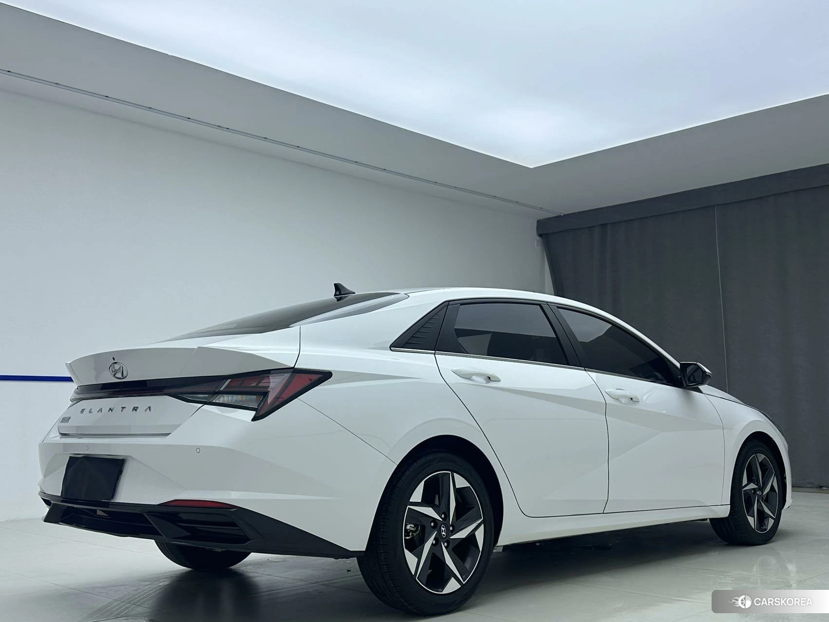 Hyundai Elantra 2022 Белый из Китая, фото 3