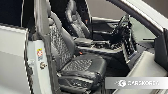 Audi Q8 (4M) 2021 Белый из Кореи, фото 3