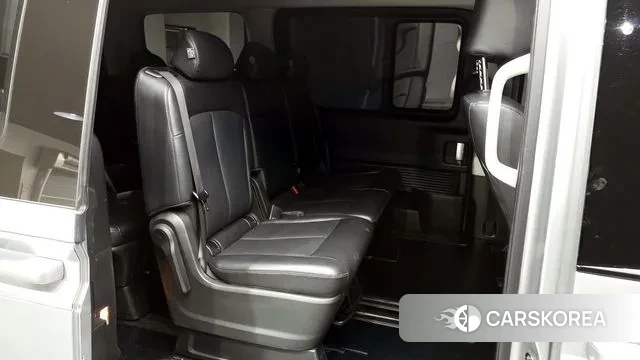 Hyundai Staria 2022 Серебряный из Кореи, фото 3