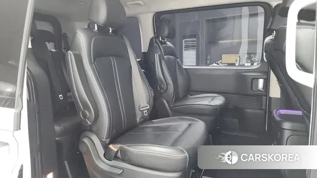 Hyundai Staria 2022 Белый из Кореи, фото 3