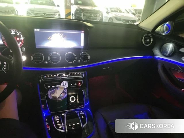 Mercedes-Benz E-Class W213 2018 Белый из Кореи, фото 3