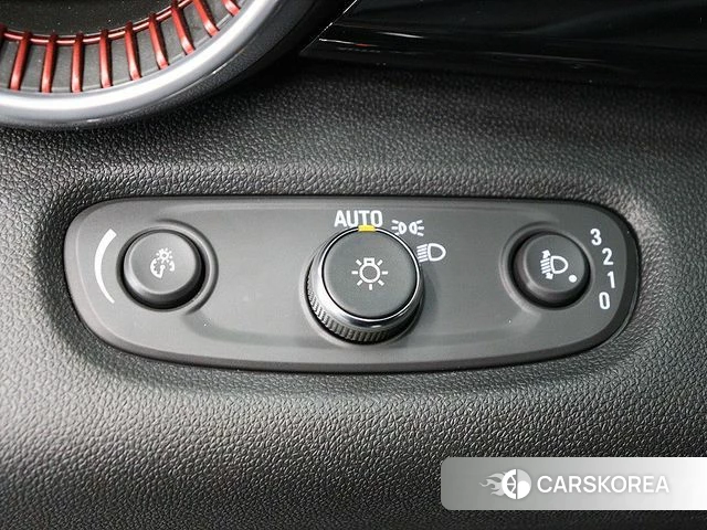 Chevrolet (GM Daewoo) Trax Crossover 2024 Черный из Кореи, фото 3