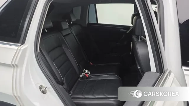 Volkswagen Tiguan second Generation 2018 Белый из Кореи, фото 3